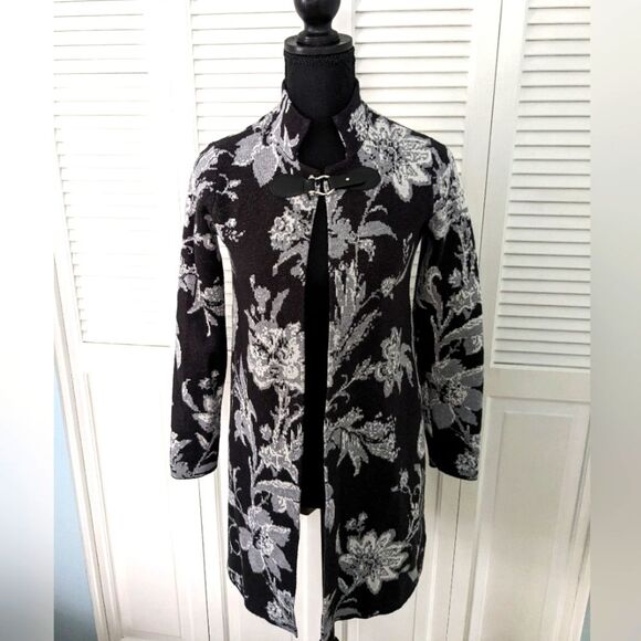 Cynthia Rowley Cardigan sz XS Black Grey Floral Sweater Buckle Open Coatigan - Picture 1 of 8